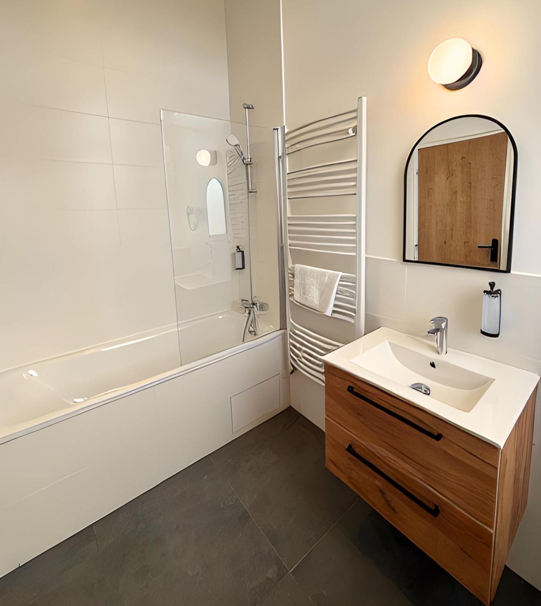 Hotellerie De L'Abbaye Bellegarde-Sainte-Marie 外观 照片